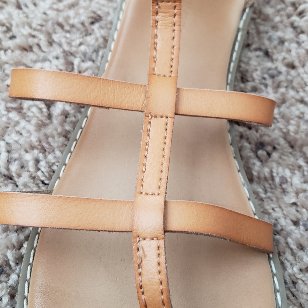 Women's Sandals - Picture 4 of 5